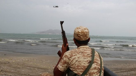 Thành phố Aden là nơi thường xuyên xảy ra các vụ tấn công. Các tổ chức khủng bố như al-Qaeda hay IS thường tuyên bố do mình thực hiện.